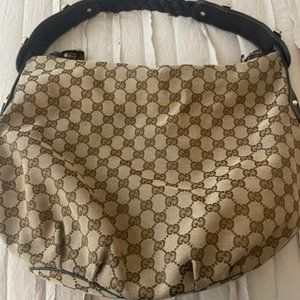 Gucci - Pelham Hobo GG Canvas Medium